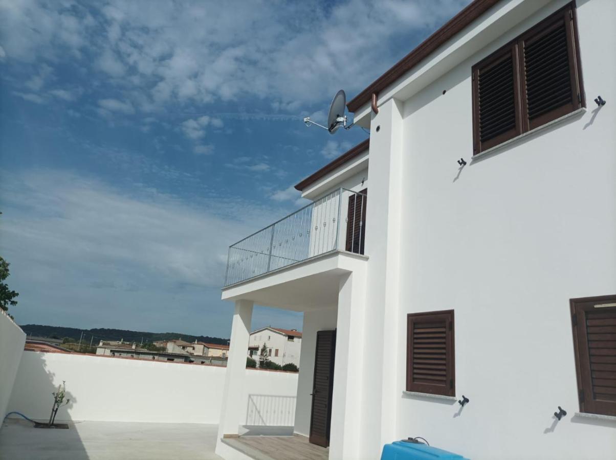 Appartement F2 Meuble Loculi ภายนอก รูปภาพ
